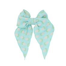 Load image into Gallery viewer, Pointed Big Belle Clip