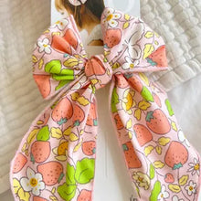 Load image into Gallery viewer, Pointed Big Belle Clip