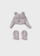 Load image into Gallery viewer, Baby Hat and Mittens Set with Bear