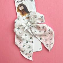 Load image into Gallery viewer, Pointed Big Belle Clip