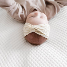 Load image into Gallery viewer, Twist Dot