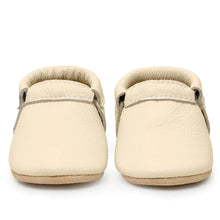 Load image into Gallery viewer, Latte Fringeless Moccasins
