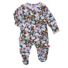 Load image into Gallery viewer, Finchley Magnetic Footie
